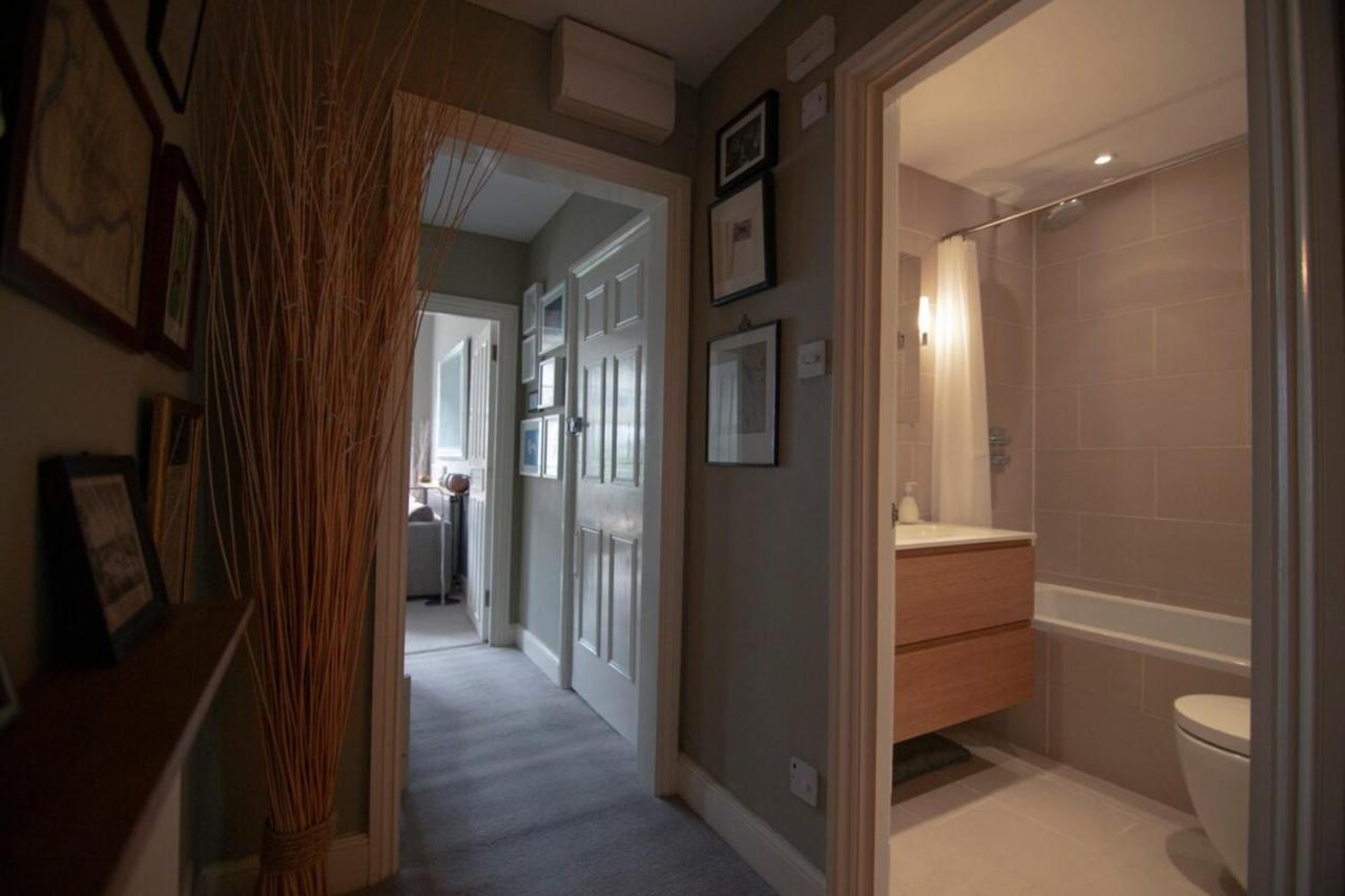 Appartamento Wonderful 2 Bedroom In Quiet Area Near Camden Square Londra